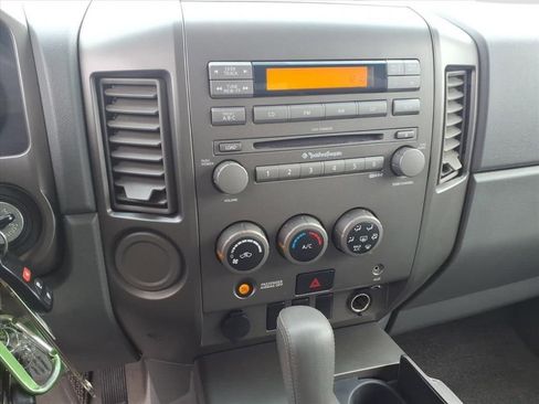 Used 2005 Nissan Titan SE image 22