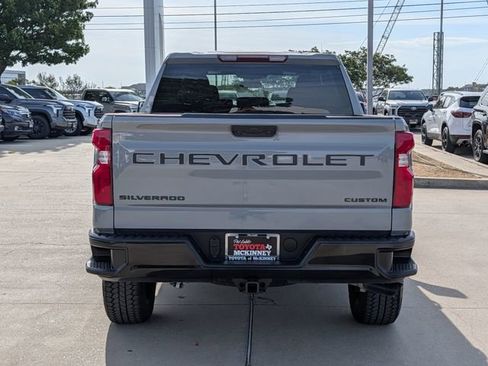 Used 2025 Chevrolet Silverado 1500 Custom Trail Boss w/ Turbomax Blackout Package AWD/4WD image 7