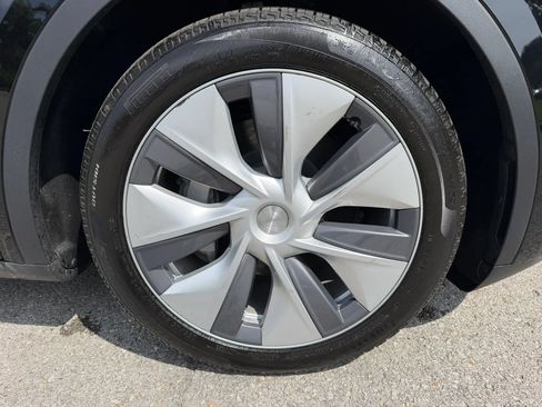 Used 2023 Tesla Model Y Long Range AWD/4WD image 12