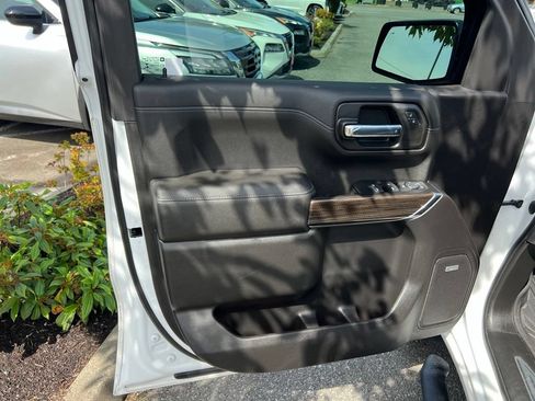 Used 2021 Chevrolet Silverado 1500 LT Trail Boss w/ Convenience Package II AWD/4WD image 11