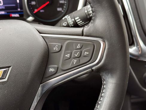 Used 2019 Chevrolet Equinox LT w/ Driver Convenience Package image 21