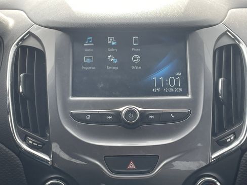 Used 2017 Chevrolet Cruze LT w/ Convenience Package image 27