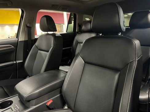 Used 2021 Volkswagen Atlas SE FWD image 16