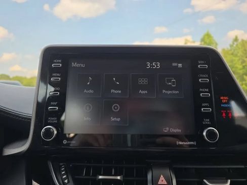 Used 2021 Toyota C-HR LE FWD image 25