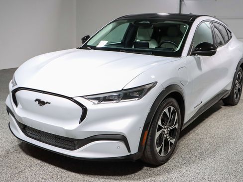 Used 2022 Ford Mustang Mach-E Premium image 30