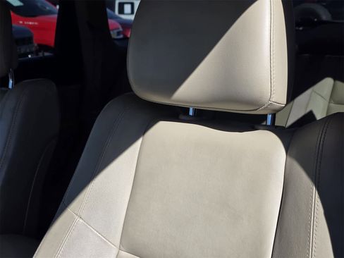 Used 2021 Jeep Grand Cherokee Limited image 15