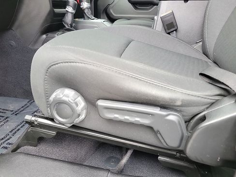 Used 2022 Jeep Gladiator Sport AWD/4WD image 12