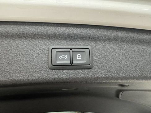 Certified 2023 Audi Q3 2.0T Premium w/ Convenience Package AWD/4WD image 36