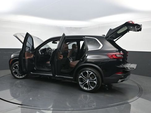 Used 2022 BMW X5 sDrive40i w/ Parking Assistance Package RWD image 39