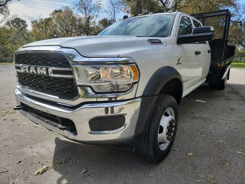 Used 2019 RAM 5500 Tradesman w/ Chrome Appearance Group image 3