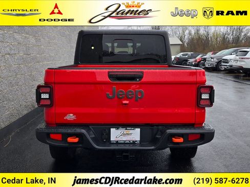 Used 2026 Jeep Gladiator Mojave AWD/4WD image 4