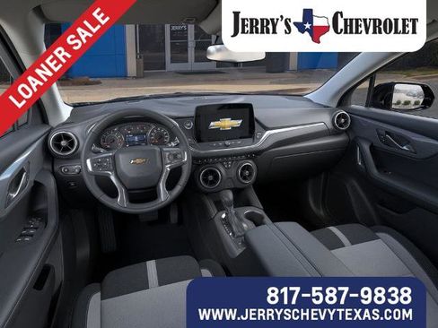 New 2025 Chevrolet Blazer LT w/ LPO, Black Grille Bar Package image 15