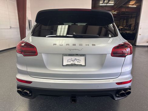 Used 2016 Porsche Cayenne S AWD/4WD image 5
