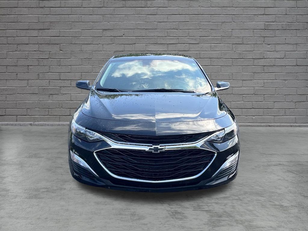 Used 2025 Chevrolet Malibu RS w/ LPO, Floor Liner Package FWD image 9