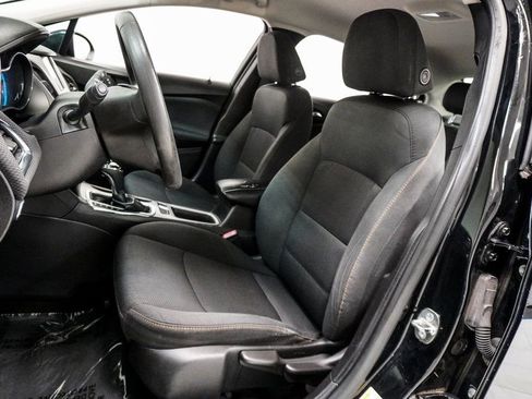 Used 2017 Chevrolet Cruze LS image 18