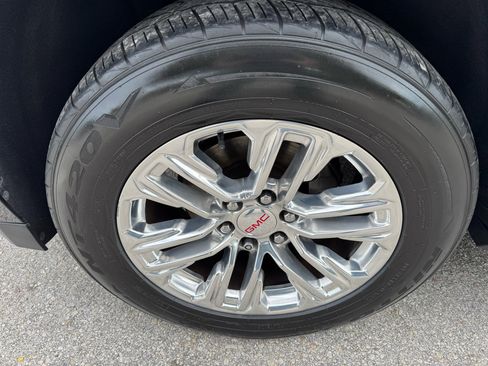 Used 2021 GMC Yukon SLT w/ SLT Premium Package image 27