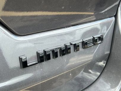Used 2025 Jeep Grand Cherokee Limited w/ Black Appearance Package