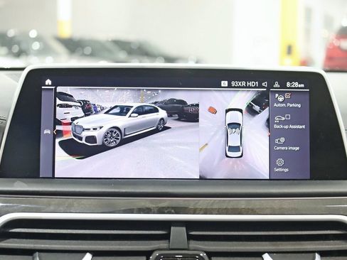 Used 2022 BMW 750i xDrive w/ Executive Package image 22