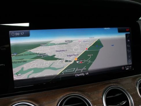 Used 2018 Mercedes-Benz E 300 4MATIC w/ Premium 1 Package image 16