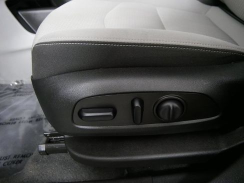 Used 2023 GMC Terrain SLE w/ Driver Convenience Package FWD image 18