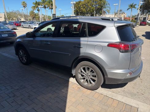 Used 2018 Toyota RAV4 Limited image 7