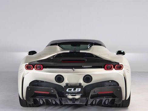 Used 2023 Ferrari SF90 Spider image 2