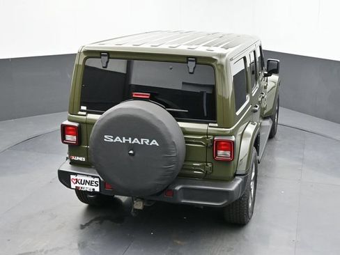 Used 2021 Jeep Wrangler Unlimited Sahara w/ Dual Top Group AWD/4WD image 12