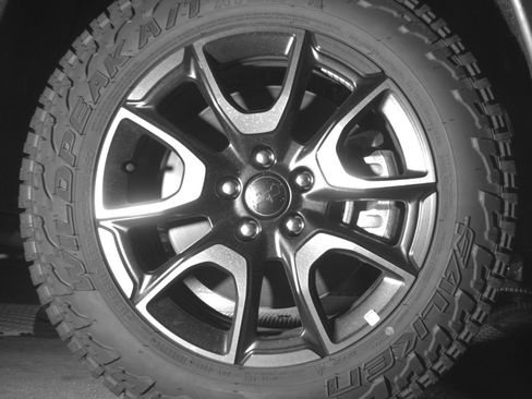 Used 2025 Jeep Compass Trailhawk AWD/4WD image 13
