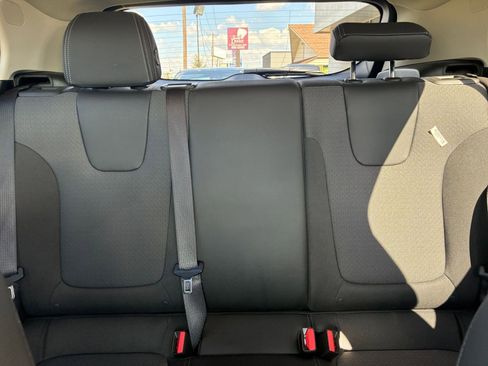 Used 2025 Buick Encore GX Preferred FWD image 37