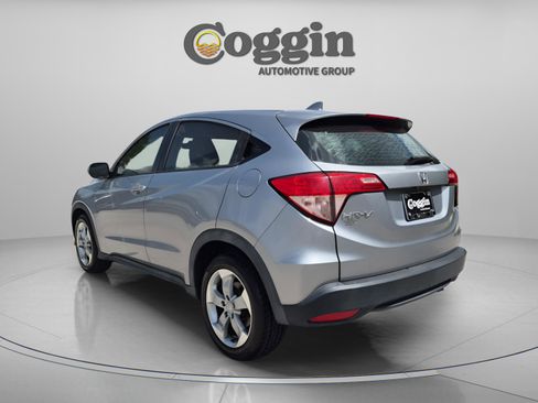 Used 2017 Honda HR-V LX image 4