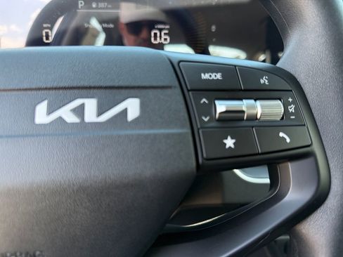 New 2025 Kia K4 LXS FWD image 26