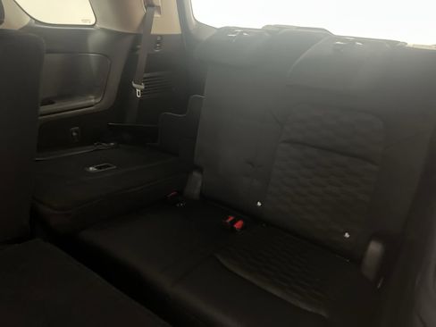 Used 2024 Nissan Pathfinder S image 29