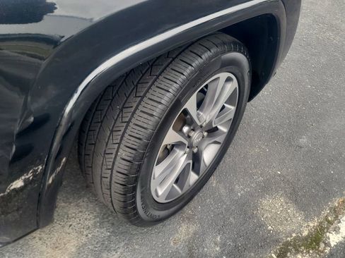 Used 2017 Jeep Grand Cherokee Overland AWD/4WD image 9