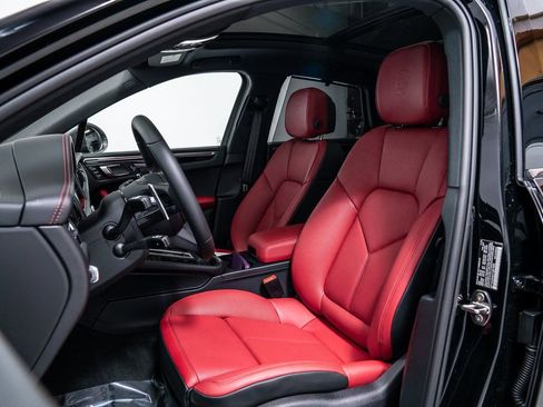 New 2026 Porsche Macan Turbo AWD/4WD image 5