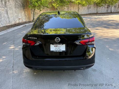 Used 2021 Nissan Versa SV image 6