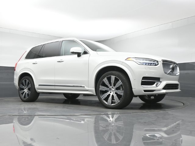 Used 2024 Volvo XC90 T8 Plus w/ Protection Package Premier AWD/4WD image 10