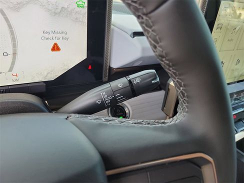 New 2025 GMC Hummer EV 2X image 17