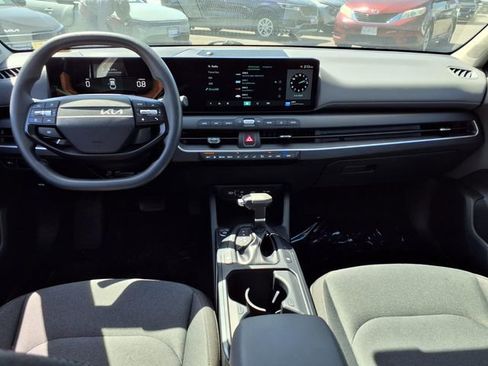 Used 2025 Kia K4 FWD image 8