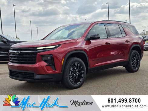 New 2026 Chevrolet Traverse LT image 1