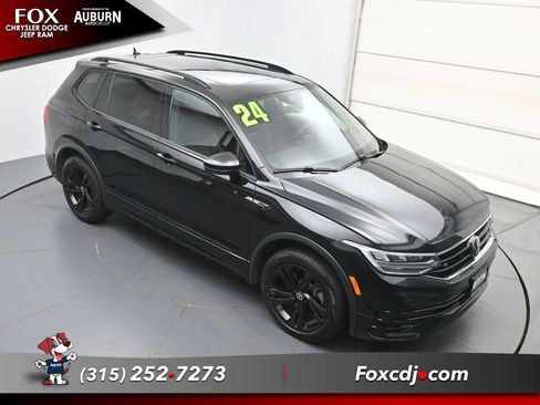 Used 2024 Volkswagen Tiguan SE R-Line AWD/4WD image 27