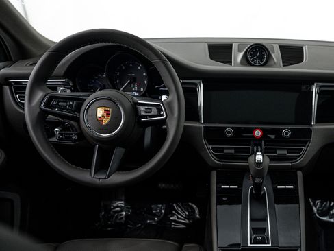 New 2026 Porsche Macan AWD/4WD image 13
