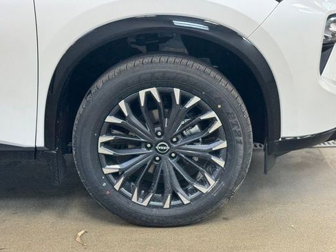 New 2026 Nissan Rogue Platinum image 4