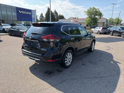 Used 2018 Nissan Rogue SV w/ Premium Package AWD/4WD image 4