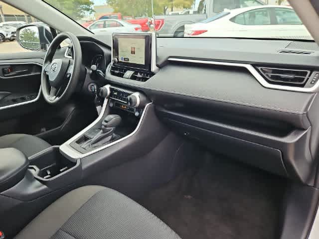 Used 2025 Toyota RAV4 LE AWD/4WD image 19
