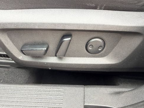 Used 2021 Nissan Rogue SV FWD image 12