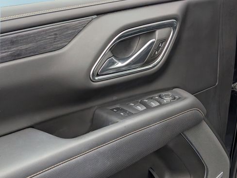 Certified 2023 GMC Yukon SLT w/ SLT Luxury Package image 17