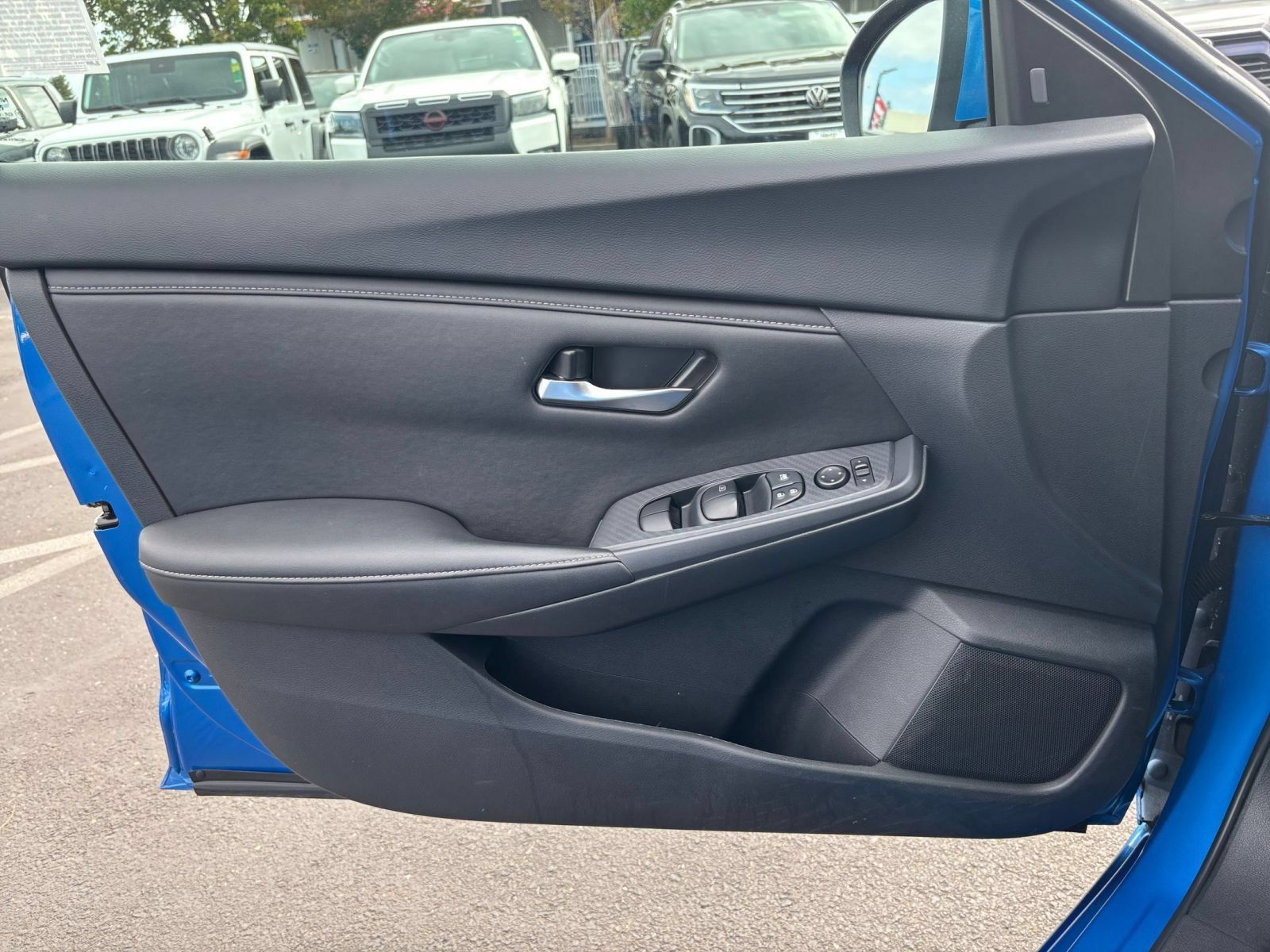 Used 2025 Nissan Sentra SV FWD image 18
