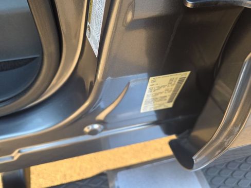 Used 2019 Nissan Titan SV w/ SV Convenience Package AWD/4WD image 28
