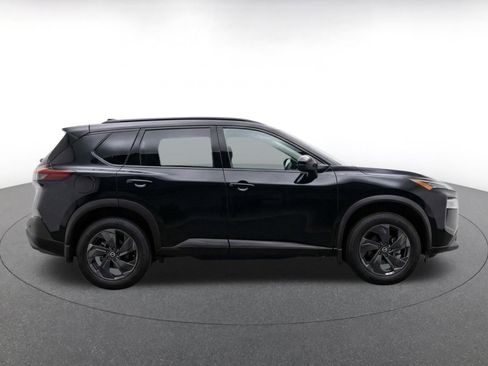 Used 2025 Nissan Rogue SV FWD image 8