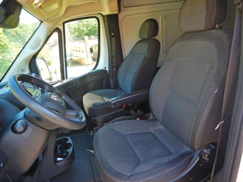 Used 2025 RAM ProMaster 2500 w/ Convenience Group FWD image 14